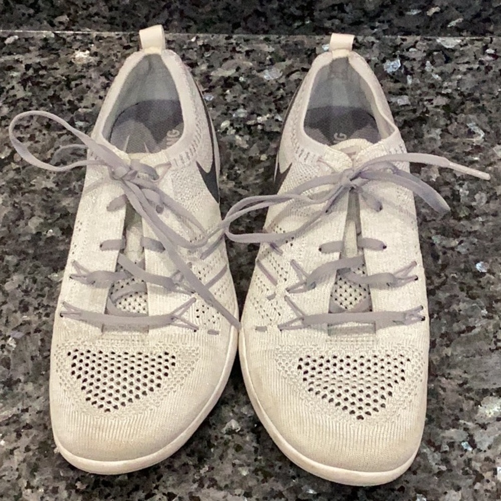 Preowned Women’s Nike Free Training Shoes Grey Silver Size 7.5 (Item#S006)